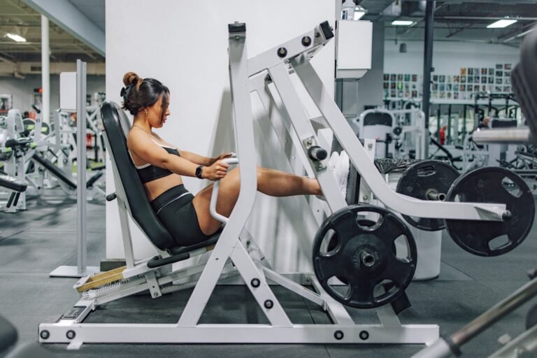 5 Latihan Bokong untuk Wanita di Gym agar Kencang & Ideal