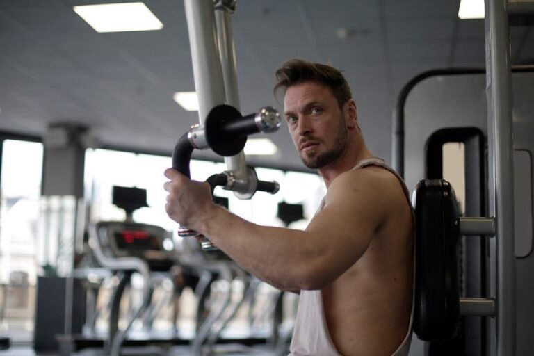 7 Alasan Kenapa Anda Merasa Insecure di Gym dan Bagaimana Mengatasinya untuk Progres Kebugaran yang Maksimal